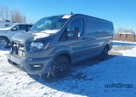 2024 Ford Transit-250 z USA, uszkodzony, nr VIN 1FTBR2Y86RKA01742